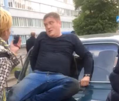 Капотный прыгун